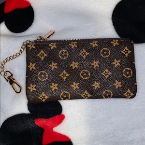 𝐌𝐢𝐧𝐢 𝐤𝐞𝐲 𝐫𝐢𝐧𝐠 𝐰𝐚𝐥𝐥𝐞𝐭